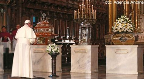 Papa Francisco Rindió Homenaje A Los Santos Peruanos En La Catedral De