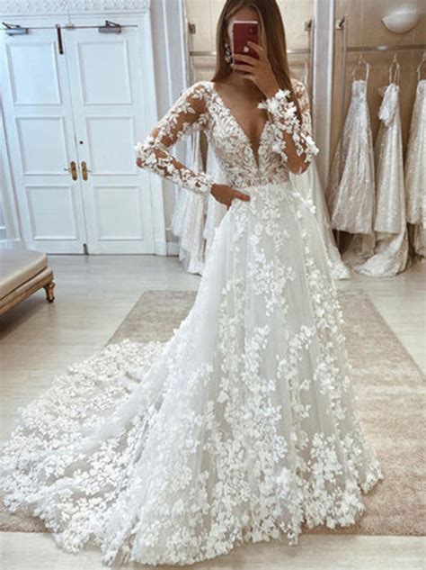 Elegant V Neck Long Sleeves A Line Lace Applique Wedding Dresses Db033