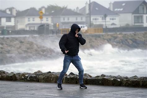 Power outages and flights axed as Storm Isha sweeps across island of ...