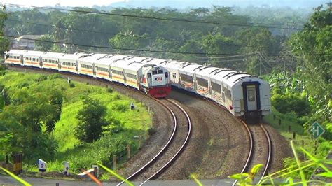 15 MOMEN KERETA API NGEBUT SALING BERPAPASAN DI JALUR GANDA EDISI AWAL