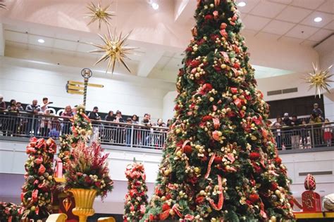 Hillsdale mall welcomes Christmas season – Scot Scoop News