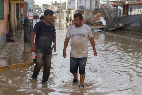 Lluvias En Per Obligan A Declarar Emergencia En Distritos De Lima Y