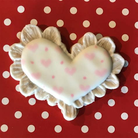 Funky Scalloped Heart Cookie Cutter Kaleidacuts