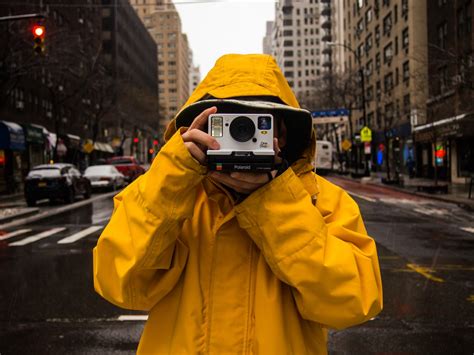 Photo Shoot in the Rain? Here are the Best Camera Settings For Rain ...