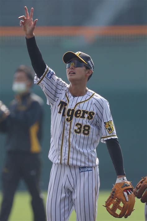 近本打法でセカンド奪取！阪神小幡竜平「お尻から下ろす」新フォーム着手 プロ野球写真ニュース 日刊スポーツ