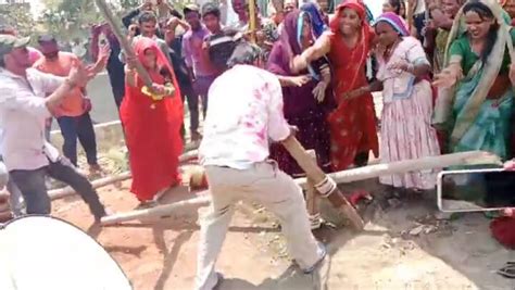 Khargone Banjara Community Plays Lathmar Holi Unique Tradition Of