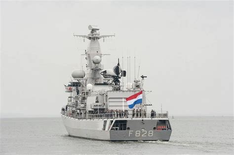 Zr Ms Van Speijk Vertrekt Vanuit Thuishaven Den Helder Richting