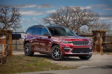 Jeep Recalling Plug In Hybrid Suvs For Battery Fires