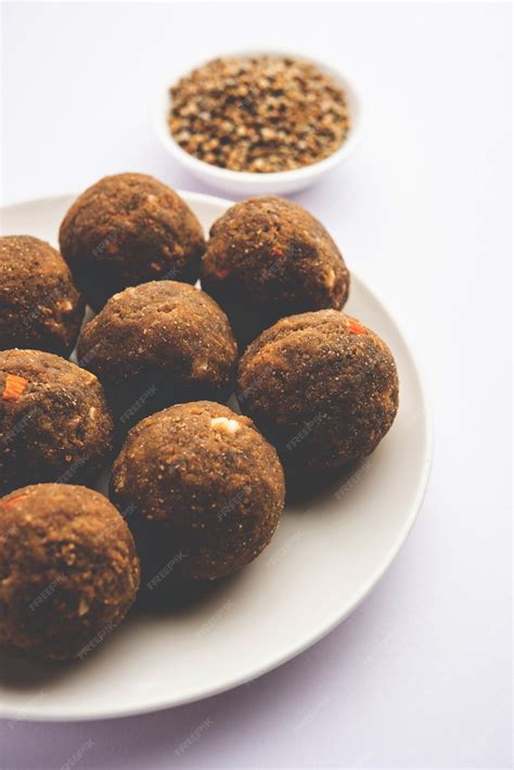 Bajra Atta Ladoo Ou Kuler Laddoo Millet Flour Laddu Um Popular Lanche