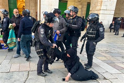 Violence At Jerusalem Mosque Raises Fears Of Escalation Pbs News