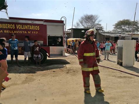 Incendio En Sullana Deja 12 Viviendas Colapsadas Y 73 Damnificados