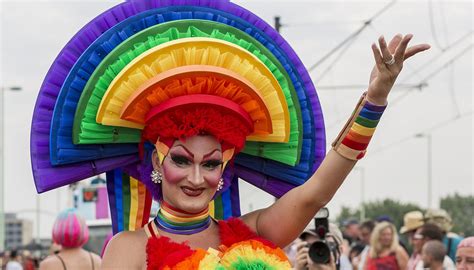 Personal Branding: How Drag Queens Get it Right