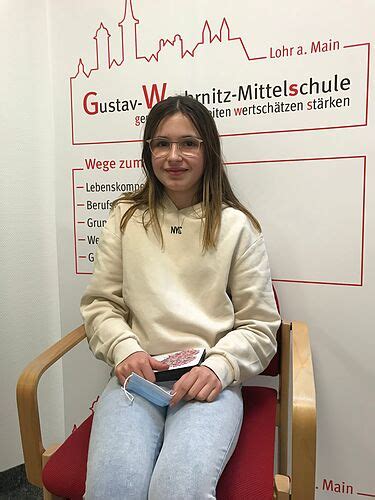 Tessa V Lker Siegerin Im Lesewettbewerb Der Gustav Woehrnitz Mittelschule