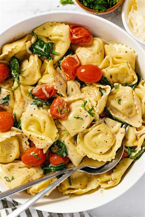 Cheese Tortellini With Garlic White Wine Sauce Midwest Foodie