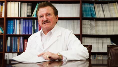 FDA issues warning to controversial Houston cancer doctor