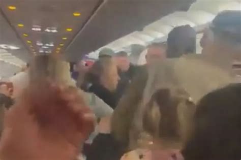 Easyjet Passenger Swings Punches And Screams F G F Y Leaving