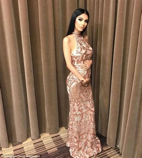 Pregnant Faryal Makhdoom Shows Off Bump On Instagram Daily Mail Online