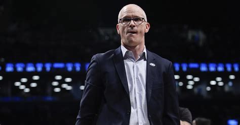 Dan Hurley Turns Down Lakers Coaching Offer Will Stay At Connecticut