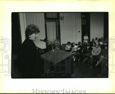 1992 Press Photo Fannie Flagg Talks About Her Book Turned Into Movie