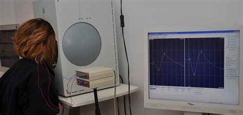 electroretinogram  electroretinography institut catala de retina