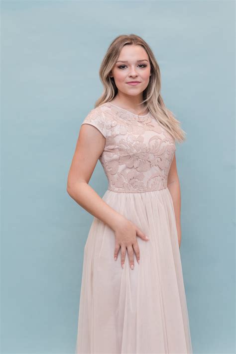 30 Modest Prom Dresses Beautiful Life And Home