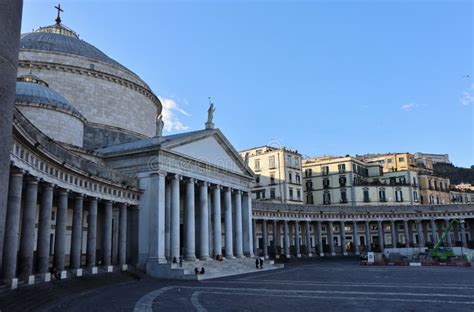 Napoli Basilica Di San Francesco Di Paola In Piazza Plebiscito Foto De