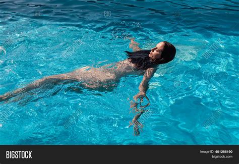 Naked Woman Swimming In Water Telegraph