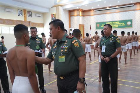 Danrem Gapu Pimpin Sidang Parade Calon Tamtama Pk Tni Ad Reguler