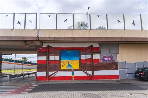 Nowy mural pod wiaduktem na ul Słowackiego zdjęcia