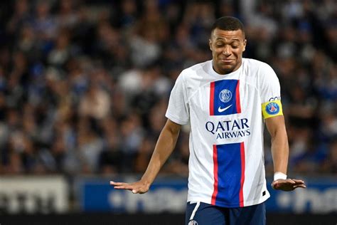 Kylian Mbappe To Stay At Psg Major Development In French Superstars