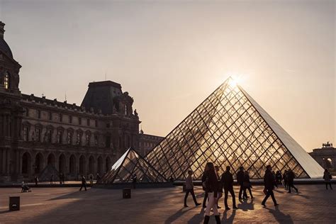 Closing Time at the Louvre: The Mona Lisa at her Most Peaceful 2024 - Paris