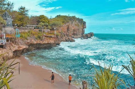 Spot Foto Pantai Ngobaran Jogja Htm Rute Jam Buka