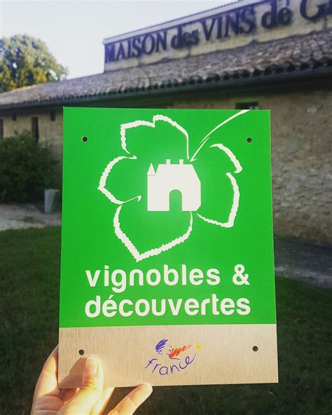 La Plaque Du Label Vignobles Et D Couvertes Au Ch Teau De Chantegrive