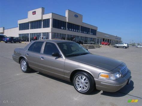 2004 Arizona Beige Metallic Ford Crown Victoria LX 28403293 Photo 12