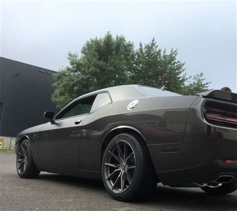 Dodge Challenger Mit Der Einteiligen Schmidt Twentyone By Der