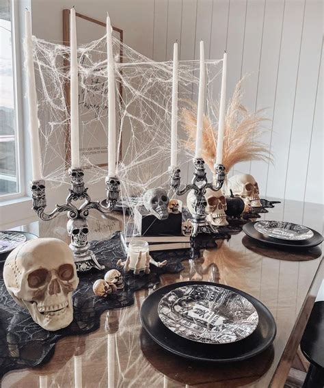 38 Halloween Skull Decor Ideas That Will Spook You Halloween Table