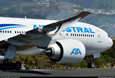 F OLRA Air Austral Boeing 777 29MLR Photo By Pascal MAILLOT ID 422724