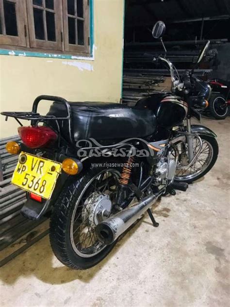 Bajaj Boxer Used 2010 Negotiable Sri Lanka