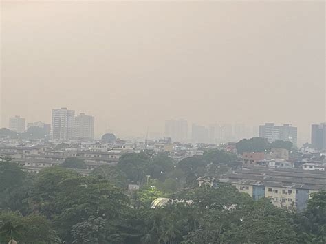 Fumaça encobre Manaus Poder360