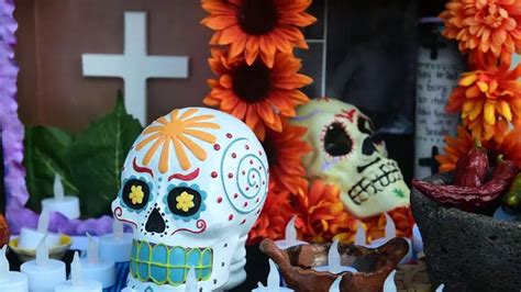 Conoce el significado del altar del Día de Muertos Video Univision