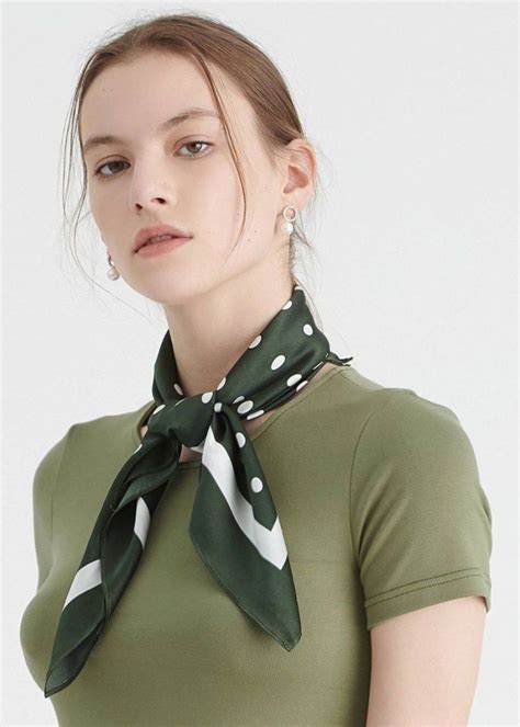 Best Ideas To Wear A Scarf Stylishly This Spring Neck Scarf Outfit