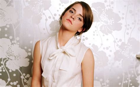 Emma Watson Women Blonde Freckles Brown Eyes Wallpaper Coolwallpapers Me