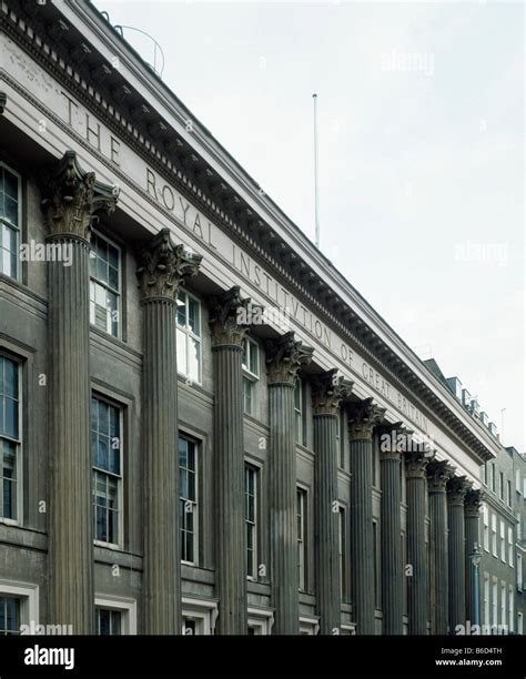 Royal institution hi-res stock photography and images - Alamy