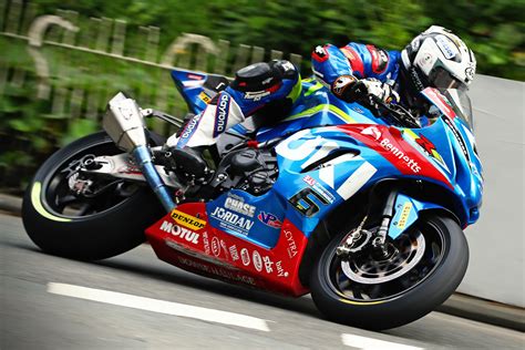 All New Suzuki Gsx R At Senior Tt Race Of Isle Of Man Tt Motoph