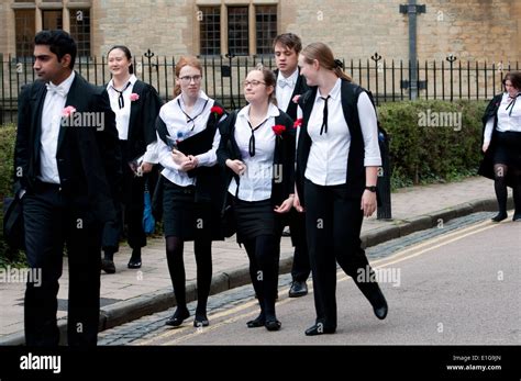 Female students oxford university hi-res stock photography and images ...