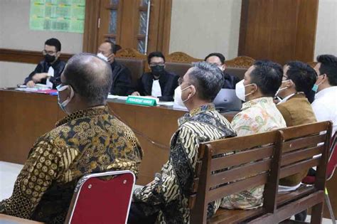 Foto Sekjen Dan Pejabat Kemensos Bersaksi Di Sidang Suap Bansos Covid