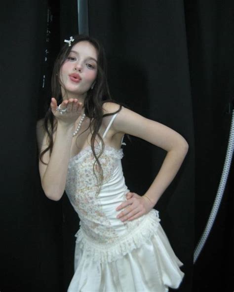 Liza Ostrovskaya Ig Lizaostrovskaya Liza Ostrovskaya Brunette Porcelain The Cutie