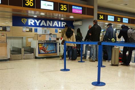 Ryanair check in desks editorial image. Image of airlines - 45334580