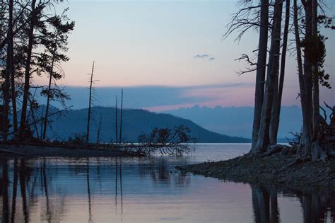 Yellowstone Lake in Yellowstone National Park, Wyoming - Kid-friendly ...