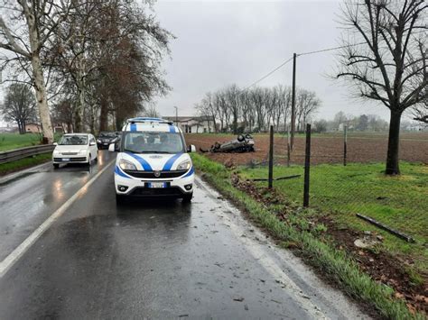 Mamma E Figlioletto Feriti Nell Incidente Stradale A San Felice